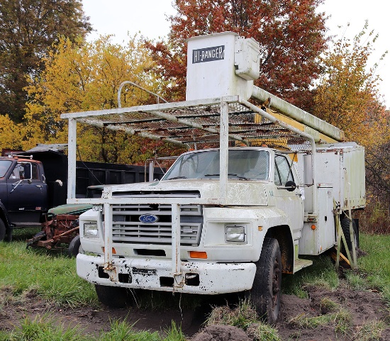 FORD BUCKET TRUCK