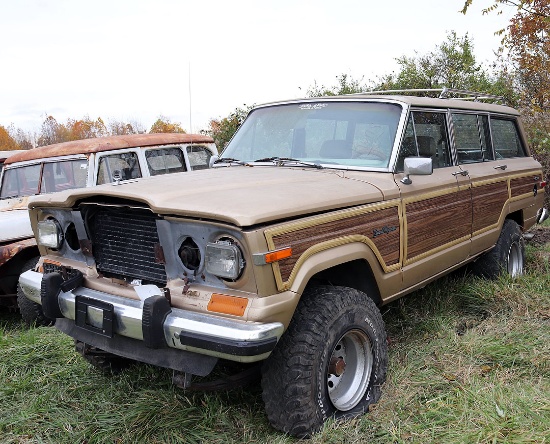 JEEP GRAND WAGONEER