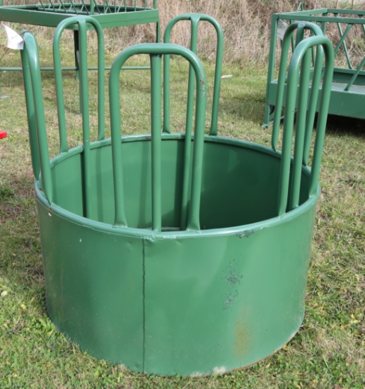 HORSE FEEDER