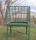 HORSE FEEDER
