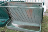 HAY AND GRAIN FEEDER
