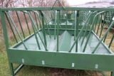 HAY FEEDER