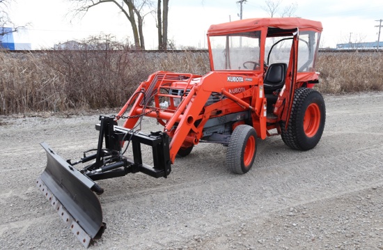 Kubota L2900 Tractor