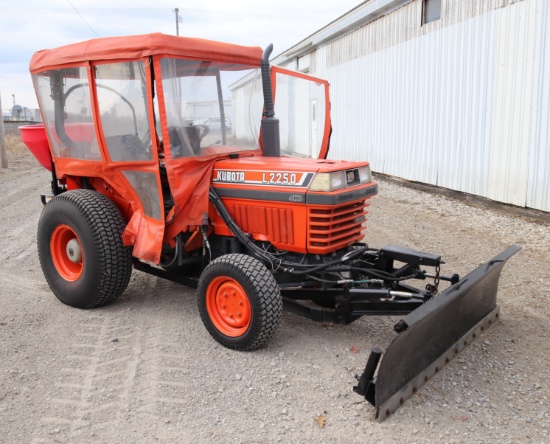 Kubota L2250 Tractor