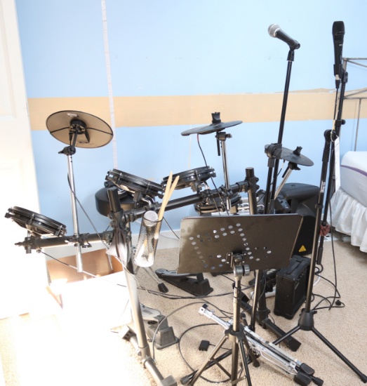 ELECTRIC DRUM KIT