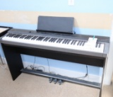 ELECTRIC KEYBOARD