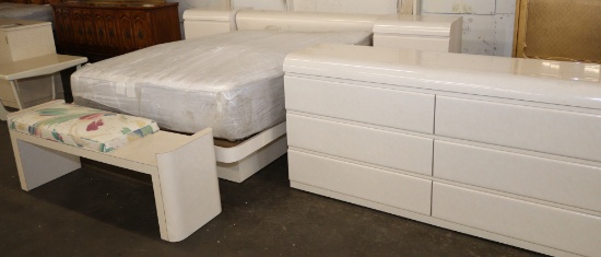 QUEEN BEDROOM SET