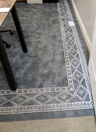 AREA RUG
