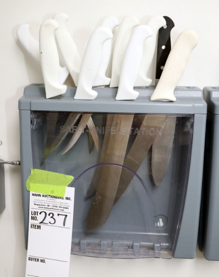 KNIFE STATION & KNIVES