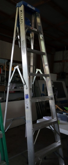 STEP LADDER