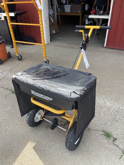 BROADCAST SPREADER