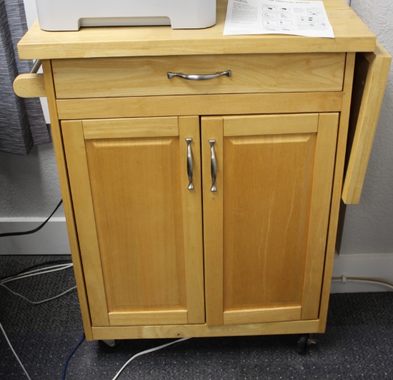 Rolling Island w/ Towel Bar