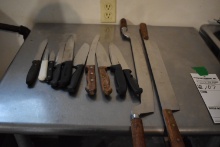 KNIVES AND PIZZA SLICERS