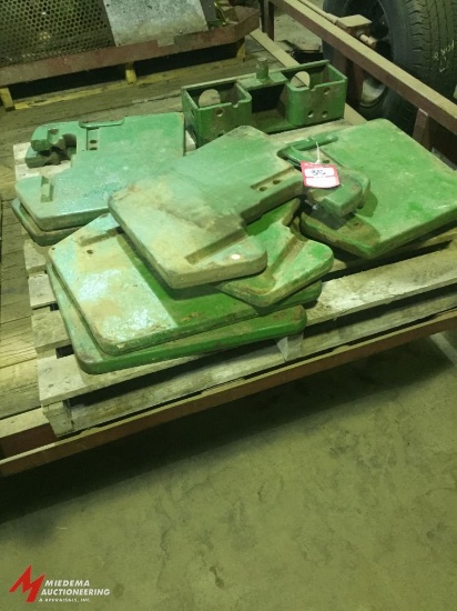 JOHN DEERE SUITCASE WEIGHTS WITH BRACKETS, BID X 8