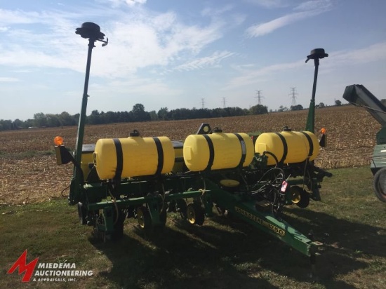 2003 JOHN DEERE 1750 CONSERVATION 6-ROW CORN PLANTER, MAX EMERGE PLUS, VACUMETER LIQUID FERTILIZER,