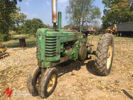 JOHN DEERE A TRACTOR, GAS, NF, PTO, 14.9-38 REAR TIRES, UNRESTORED, RAN WHEN PUT IN THE BARN 20 YEAR