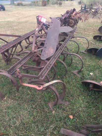 FERGUSON 2-ROW CULTIVATOR, 3 PT