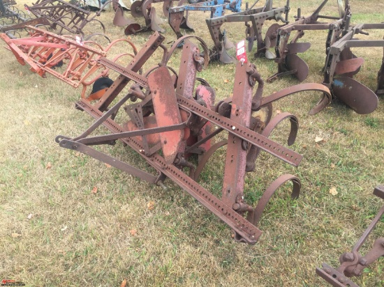 FORD 2-ROW SPRING TOOTH CULTIVATOR, 3 PT