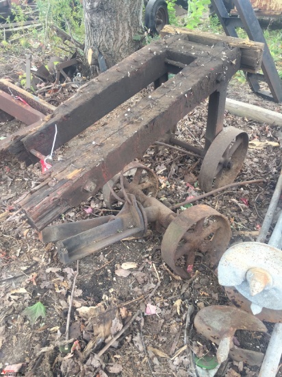 HIT AND MISS ENGINE CART