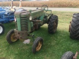 JOHN DEERE M TRACTOR, PTO, (1) FRONT WEIGHT, NO SEAT, APPEARS COMPLETE BESIDES SEAT, NON-RUNNING