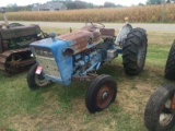 FORD 2000 TRACTOR, GAS ENGINE, 3 PT PTO, NO TOP LINK, TRANSMISSION APPEARS TO BE STUCK, NON-RUNNING