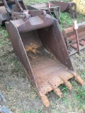 BACKHOE BUCKET WITH TEETH 24