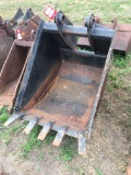 BACKHOE BUCKET WITH TEETH 30