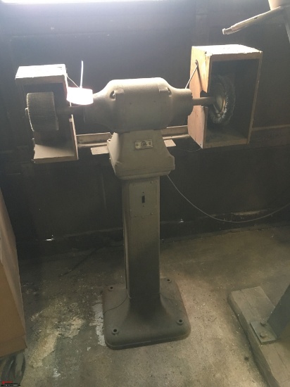 PEDESTAL GRINDER, 110 VOLT