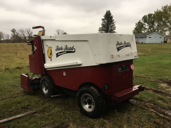 ZAMBONI ICE RESURFACER, PROPANE POWERED, S/N HDB2182, RUNS AND MOVES