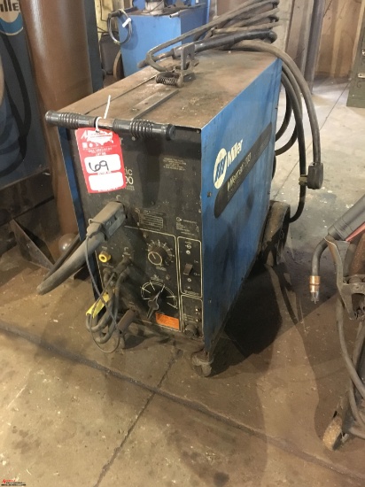MILLERMATIC 200 WIRE FEED WELDER, S/N KM750450, TANKS NOT INCLUDED