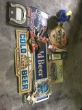 ASSORTED BEER SIGNS / DECOR