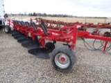 IH 720 7-18 ON LAND PLOW