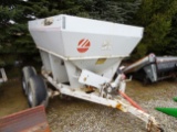 PINTO TANDEM AXLE FERTILIZER SPREADER