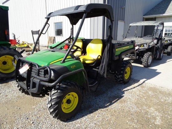 JOHN DEERE 825i GATOR, 4 WD, POWER DUMP, 2 SEATER, EFI, DIGITAL DASH, ROOF,