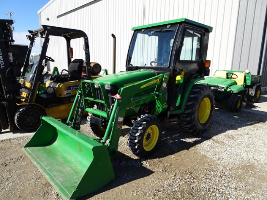 2014 JOHN DEERE 3038E COMPACT TRACTOR, 4WD, 38 HP DIESEL, 3 PT, SIMS CAB WI