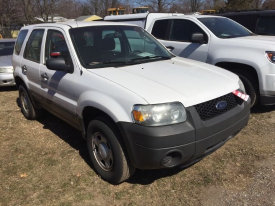 2006 FORD ESCAPE, 4 DOOR, 2.3L GAS ENGINE, AUTO TRANS, PW/PL/PM, AM/FM/CD,