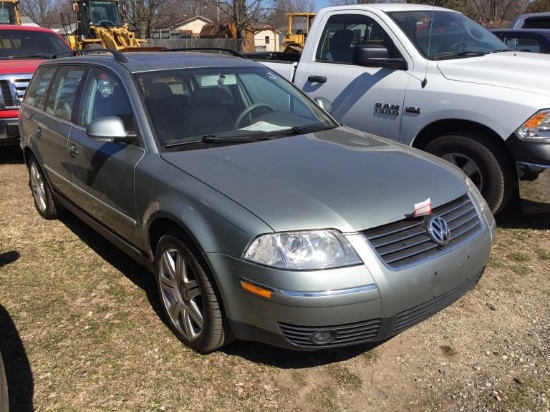 2005 VOLKSWAGEN PASSAT, 4 DOOR, 1.8L TURBO, AUTO TRANS, PW/PL/PM, AM/FM/CD/