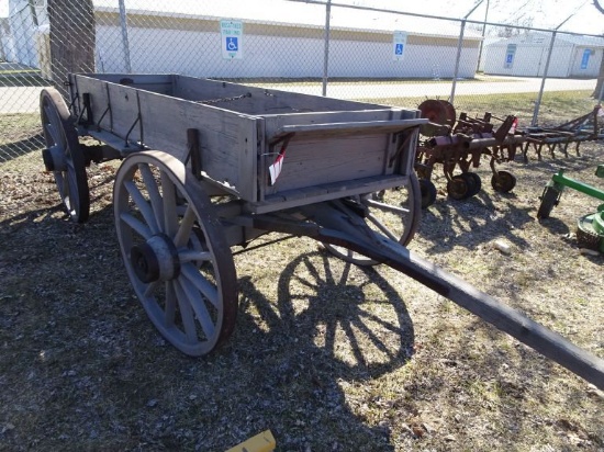 10' WOODEN WHEEL WAGON