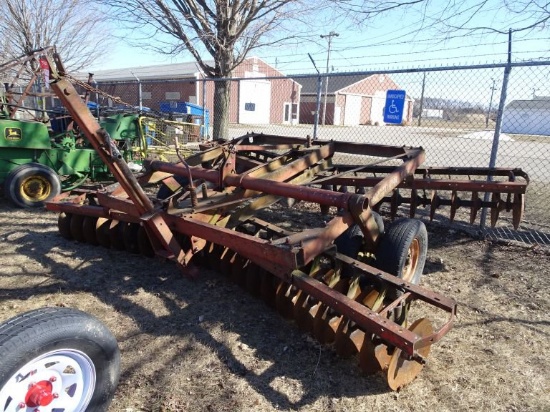 WHITE 252 14' DISC WITH RUBBER TIRES, PIN HITCH