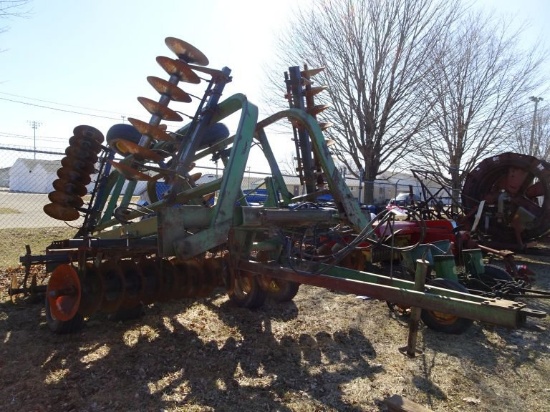 JOHN DEERE T0230 DISC, 24', WING FOLD, S/N 2586