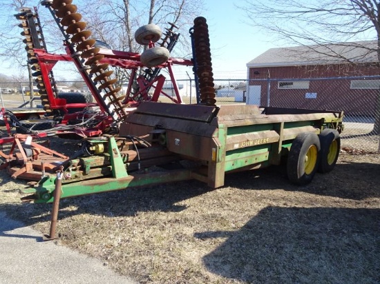 JOHN DEERE 780 HYDRA PUSH MANURE SPREADER