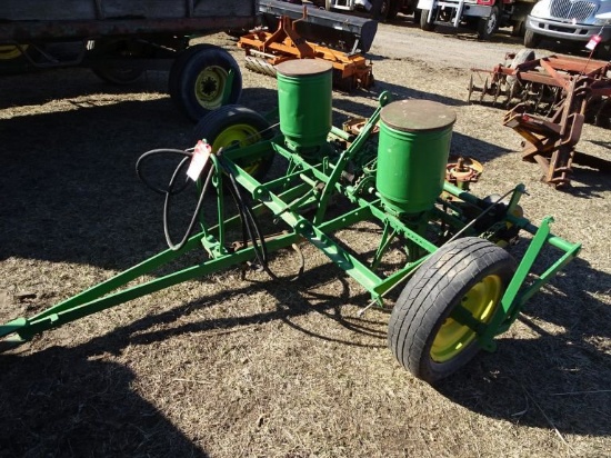 JOHN DEERE 2-ROW PLANTER, NO FERTILIZER HOPPERS