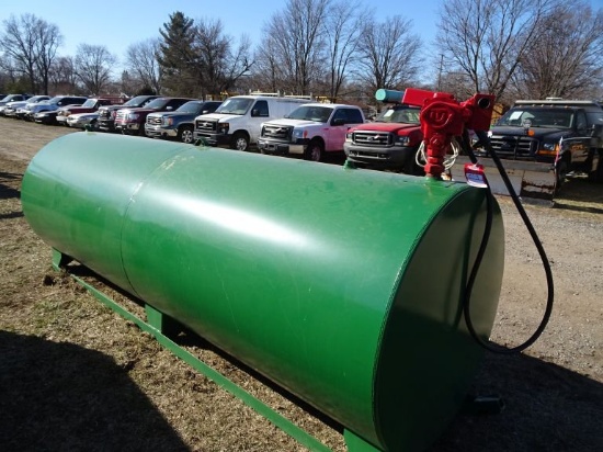 1000 GALLON TANK WITH ELECTRIC PUMP AND HOSE