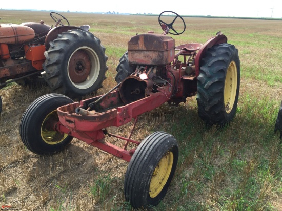 MASSEY HARRIS 30-GS TRACTOR, PTO, NO ENGINE, PARTS TRACTOR, S/N 5084