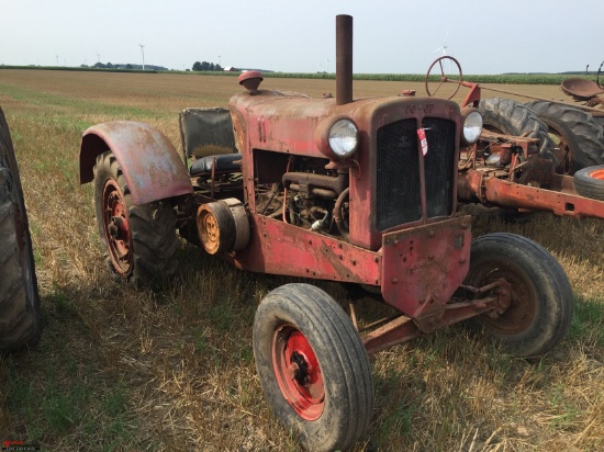 CO-OP 3 TRACTOR, MADE IN BATTLE CREEK, GAS, WIDE FRONT, SIDE BELT PULLEY, R