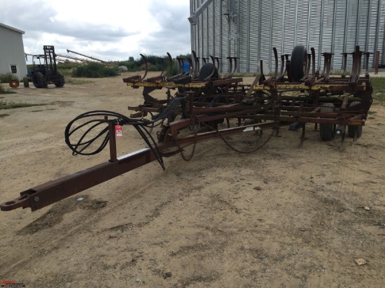HINIKER FIELD CULTIVATOR, 3-SPIKE TOOTH DRAG, APPROX 22', WING FOLD