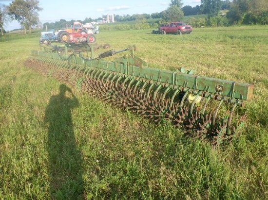 JOHN DEERE 400 ROTARY HOE, 3PT, 30' WIDE, 15' CENTER WITH HYDRAULIC WINGS (