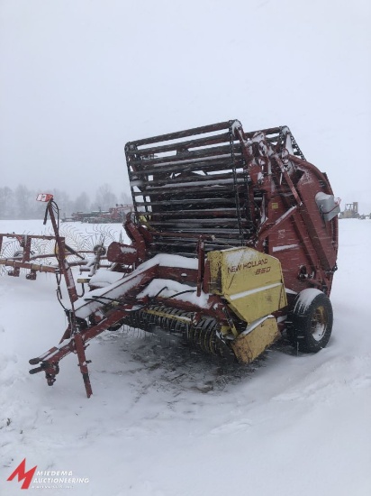 NEW HOLLAND 850 ROUND BALER, 5' X 6' BALE SIZE, 72'' WIDE PICK UP REEL, METAL ROLL CHAIN, PTO DRIVEN