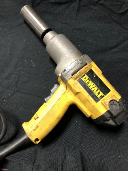 DEWALT 1/2 INCH ELCTRIC IMPACT