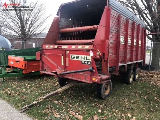 GEHL 940 3X AUGER FORAGE WAGON